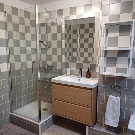 Le Repaire Des Hirondelles - Le Schopf アパート